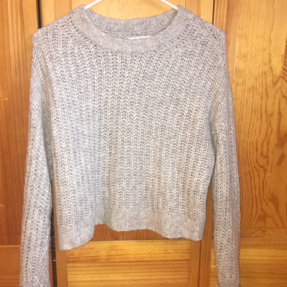 American Eagle cropped gray sweater